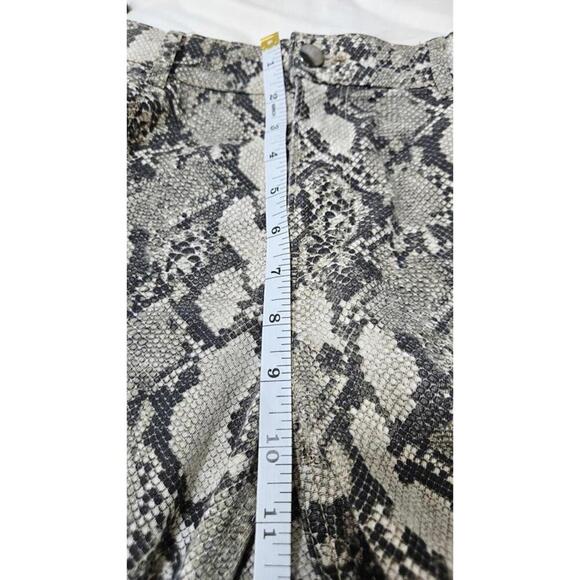H&M Women's Snake Print Denim Jeans Pants Size 12 - Picture 9 of 10